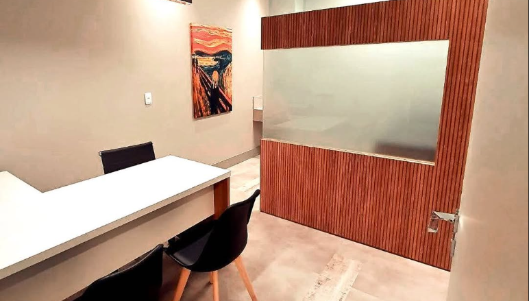 Sala de atendimento da Clínica Universo